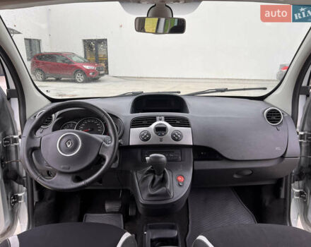 Серый Рено Кенгу, объемом двигателя 1.6 л и пробегом 245 тыс. км за 8200 $, фото 13 на Automoto.ua