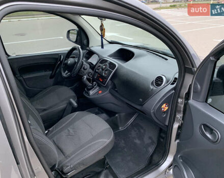 Серый Рено Кенгу, объемом двигателя 1.5 л и пробегом 308 тыс. км за 7999 $, фото 12 на Automoto.ua