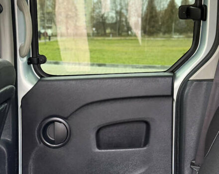 Сірий Рено Кєнгу, об'ємом двигуна 1.6 л та пробігом 172 тис. км за 7700 $, фото 84 на Automoto.ua