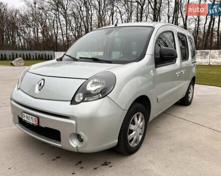 Серый Рено Кенгу, объемом двигателя 1.6 л и пробегом 245 тыс. км за 8200 $, фото 2 на Automoto.ua