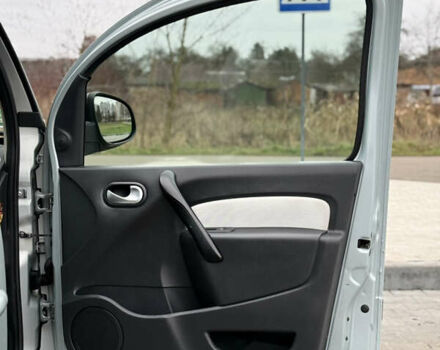 Сірий Рено Кєнгу, об'ємом двигуна 1.6 л та пробігом 172 тис. км за 7700 $, фото 106 на Automoto.ua