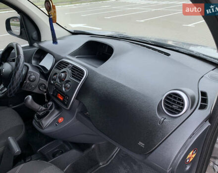 Серый Рено Кенгу, объемом двигателя 1.5 л и пробегом 308 тыс. км за 7999 $, фото 15 на Automoto.ua