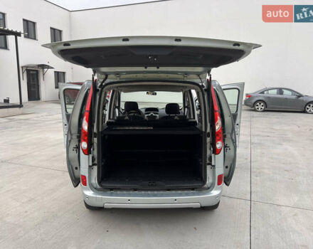 Серый Рено Кенгу, объемом двигателя 1.6 л и пробегом 245 тыс. км за 8200 $, фото 7 на Automoto.ua