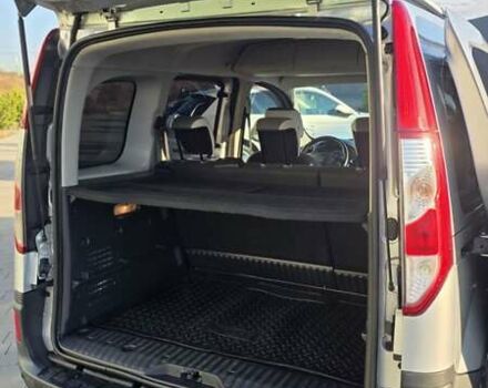 Серый Рено Кенгу, объемом двигателя 1.46 л и пробегом 180 тыс. км за 12500 $, фото 4 на Automoto.ua