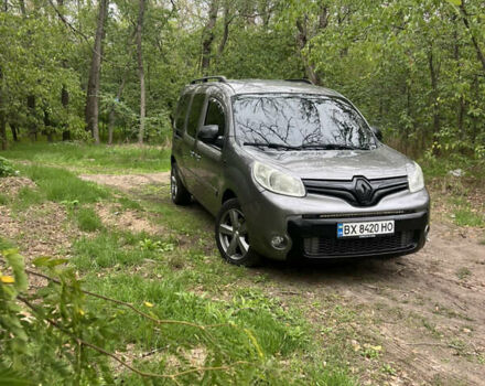 Серый Рено Кенгу, объемом двигателя 1.46 л и пробегом 256 тыс. км за 12300 $, фото 1 на Automoto.ua