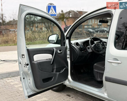 Сірий Рено Кєнгу, об'ємом двигуна 1.6 л та пробігом 172 тис. км за 7700 $, фото 43 на Automoto.ua