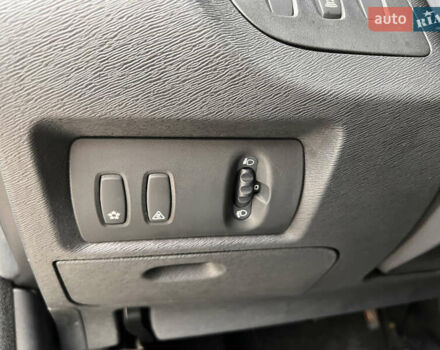 Серый Рено Кенгу, объемом двигателя 1.6 л и пробегом 245 тыс. км за 8200 $, фото 19 на Automoto.ua