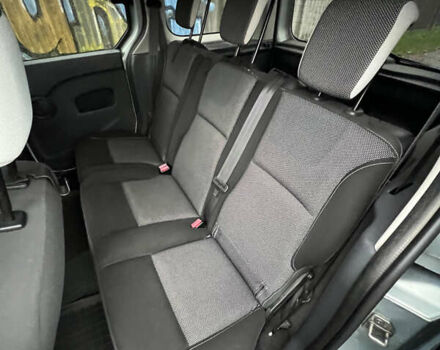 Серый Рено Кенгу, объемом двигателя 1.46 л и пробегом 160 тыс. км за 7500 $, фото 5 на Automoto.ua