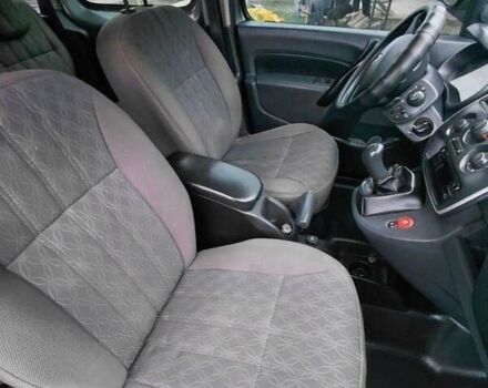 Серый Рено Кенгу, объемом двигателя 1.5 л и пробегом 240 тыс. км за 10300 $, фото 8 на Automoto.ua