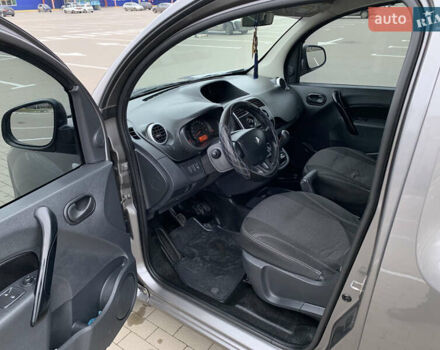 Серый Рено Кенгу, объемом двигателя 1.5 л и пробегом 308 тыс. км за 7999 $, фото 10 на Automoto.ua