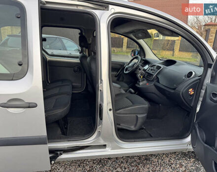 Серый Рено Кенгу, объемом двигателя 1.5 л и пробегом 163 тыс. км за 9600 $, фото 18 на Automoto.ua