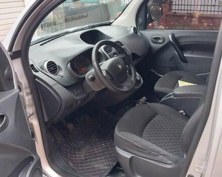 Серый Рено Кенгу, объемом двигателя 1.46 л и пробегом 270 тыс. км за 9600 $, фото 10 на Automoto.ua