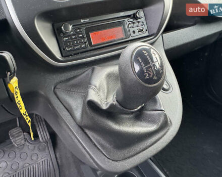 Серый Рено Кенгу, объемом двигателя 1.5 л и пробегом 163 тыс. км за 9600 $, фото 16 на Automoto.ua