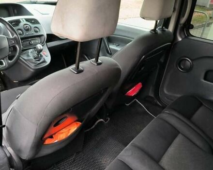 Серый Рено Кенгу, объемом двигателя 1.46 л и пробегом 265 тыс. км за 11900 $, фото 6 на Automoto.ua