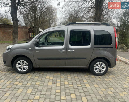 Серый Рено Кенгу, объемом двигателя 1.5 л и пробегом 225 тыс. км за 11700 $, фото 9 на Automoto.ua