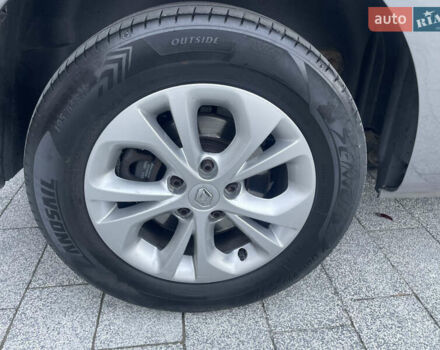 Серый Рено Кенгу, объемом двигателя 1.5 л и пробегом 226 тыс. км за 11400 $, фото 46 на Automoto.ua