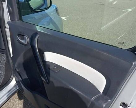 Сірий Рено Кєнгу, об'ємом двигуна 1.5 л та пробігом 185 тис. км за 12200 $, фото 9 на Automoto.ua