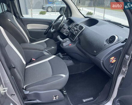 Серый Рено Кенгу, объемом двигателя 1.5 л и пробегом 226 тыс. км за 11400 $, фото 24 на Automoto.ua