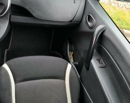 Серый Рено Кенгу, объемом двигателя 1.46 л и пробегом 265 тыс. км за 11900 $, фото 2 на Automoto.ua