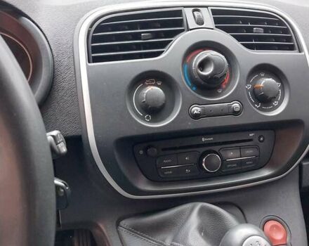 Серый Рено Кенгу, объемом двигателя 1.46 л и пробегом 270 тыс. км за 9600 $, фото 4 на Automoto.ua