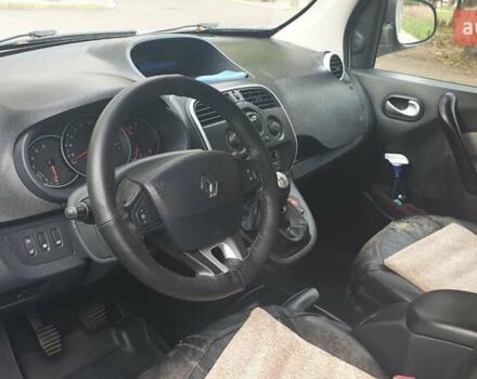 Серый Рено Кенгу, объемом двигателя 1.5 л и пробегом 182 тыс. км за 9800 $, фото 5 на Automoto.ua