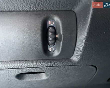 Серый Рено Кенгу, объемом двигателя 1.5 л и пробегом 226 тыс. км за 11400 $, фото 31 на Automoto.ua