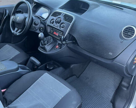 Рено Кенгу 2014 в Одессе на Automoto.ua Серый Рено Кенгу, объемом двигателя 1.46 л и пробегом 200 тыс. км за 9800 $, фото 8 на Automoto.ua