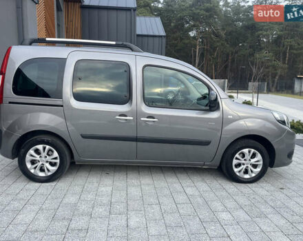 Серый Рено Кенгу, объемом двигателя 1.5 л и пробегом 226 тыс. км за 11400 $, фото 2 на Automoto.ua