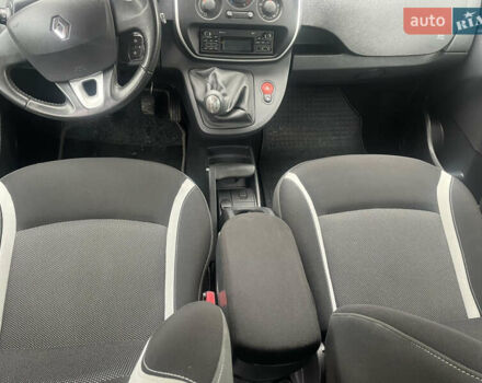 Серый Рено Кенгу, объемом двигателя 1.5 л и пробегом 225 тыс. км за 11700 $, фото 17 на Automoto.ua