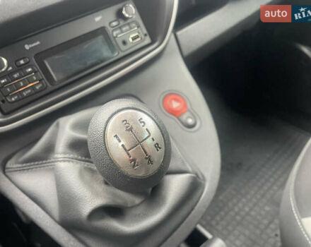 Серый Рено Кенгу, объемом двигателя 1.5 л и пробегом 225 тыс. км за 11700 $, фото 21 на Automoto.ua