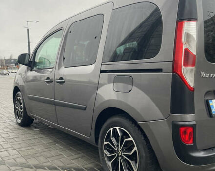 Серый Рено Кенгу, объемом двигателя 1.5 л и пробегом 300 тыс. км за 9700 $, фото 10 на Automoto.ua