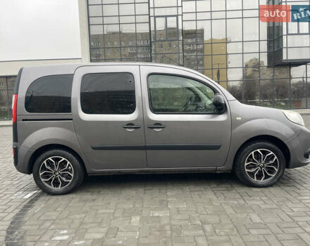 Серый Рено Кенгу, объемом двигателя 1.5 л и пробегом 300 тыс. км за 9700 $, фото 6 на Automoto.ua
