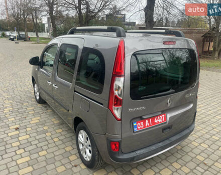 Серый Рено Кенгу, объемом двигателя 1.5 л и пробегом 225 тыс. км за 11700 $, фото 6 на Automoto.ua