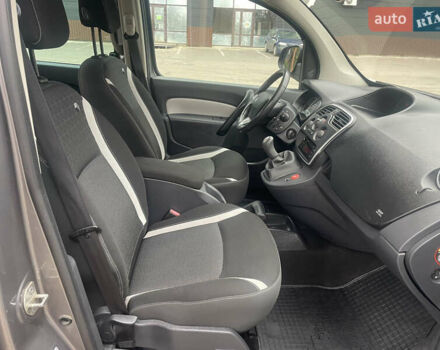 Серый Рено Кенгу, объемом двигателя 1.5 л и пробегом 225 тыс. км за 11700 $, фото 31 на Automoto.ua