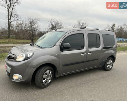 Серый Рено Кенгу, объемом двигателя 1.5 л и пробегом 200 тыс. км за 12700 $, фото 1 на Automoto.ua