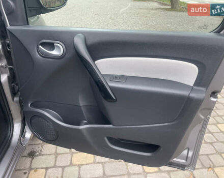 Серый Рено Кенгу, объемом двигателя 1.5 л и пробегом 225 тыс. км за 11700 $, фото 30 на Automoto.ua