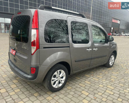 Серый Рено Кенгу, объемом двигателя 1.5 л и пробегом 225 тыс. км за 11700 $, фото 4 на Automoto.ua