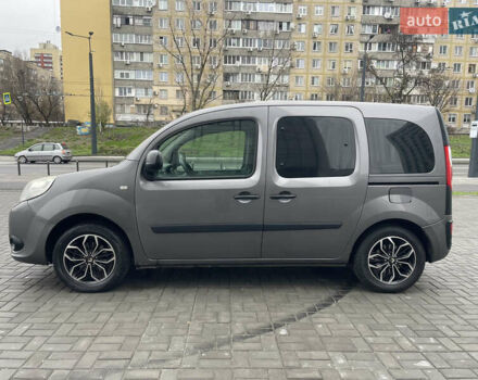 Серый Рено Кенгу, объемом двигателя 1.5 л и пробегом 300 тыс. км за 9700 $, фото 2 на Automoto.ua