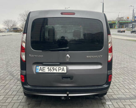 Серый Рено Кенгу, объемом двигателя 1.5 л и пробегом 300 тыс. км за 9700 $, фото 4 на Automoto.ua