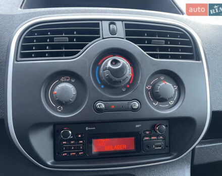 Серый Рено Кенгу, объемом двигателя 1.5 л и пробегом 226 тыс. км за 11400 $, фото 25 на Automoto.ua