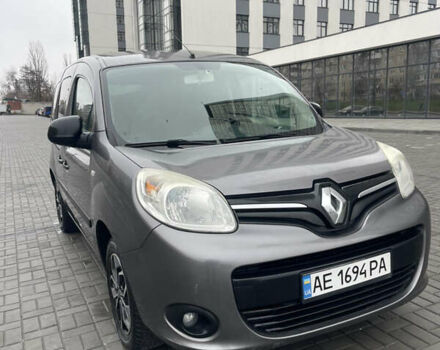 Серый Рено Кенгу, объемом двигателя 1.5 л и пробегом 300 тыс. км за 9700 $, фото 1 на Automoto.ua
