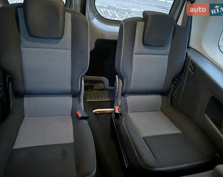 Сірий Рено Кєнгу, об'ємом двигуна 1.5 л та пробігом 179 тис. км за 12999 $, фото 19 на Automoto.ua