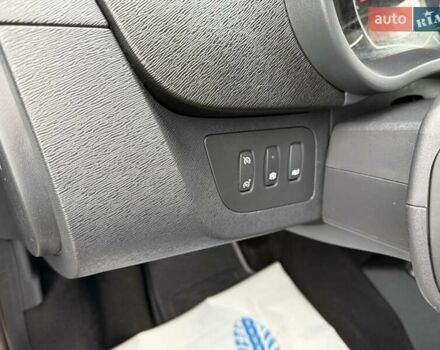 Сірий Рено Кєнгу, об'ємом двигуна 1.5 л та пробігом 241 тис. км за 12500 $, фото 11 на Automoto.ua