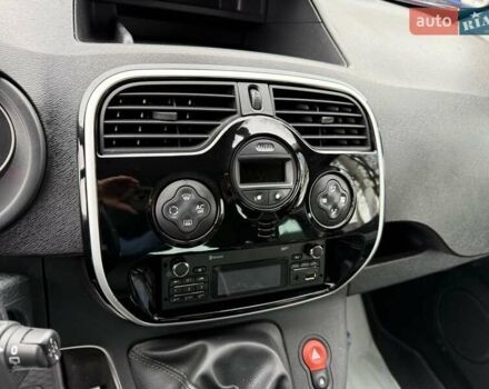 Сірий Рено Кєнгу, об'ємом двигуна 1.5 л та пробігом 241 тис. км за 12500 $, фото 13 на Automoto.ua