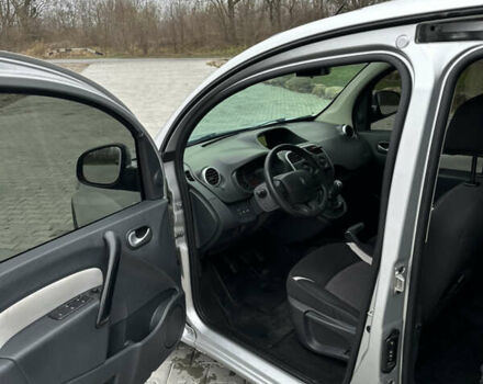 Сірий Рено Кєнгу, об'ємом двигуна 1.5 л та пробігом 264 тис. км за 12800 $, фото 9 на Automoto.ua