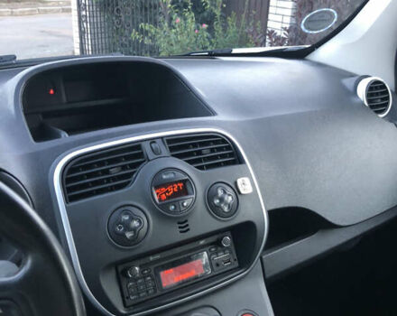 Рено Кенгу 2015 в Калуше на Automoto.ua Серый Рено Кенгу, объемом двигателя 1.2 л и пробегом 182 тыс. км за 9200 $, фото 6 на Automoto.ua