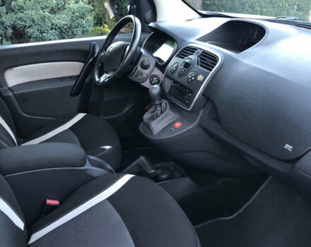 Рено Кенгу 2015 в Калуше на Automoto.ua Серый Рено Кенгу, объемом двигателя 1.2 л и пробегом 182 тыс. км за 9200 $, фото 12 на Automoto.ua