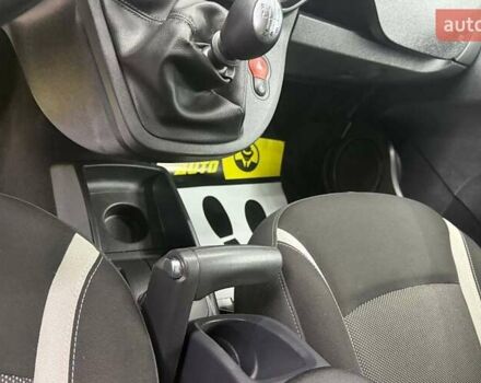 Серый Рено Кенгу, объемом двигателя 1.46 л и пробегом 271 тыс. км за 14450 $, фото 12 на Automoto.ua