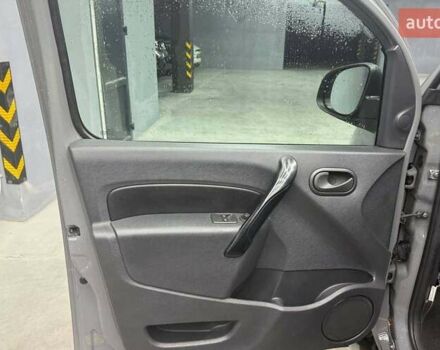 Серый Рено Кенгу, объемом двигателя 1.46 л и пробегом 271 тыс. км за 14450 $, фото 6 на Automoto.ua