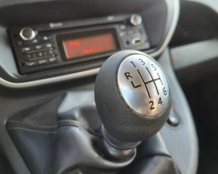 Серый Рено Кенгу, объемом двигателя 1.2 л и пробегом 173 тыс. км за 5700 $, фото 12 на Automoto.ua